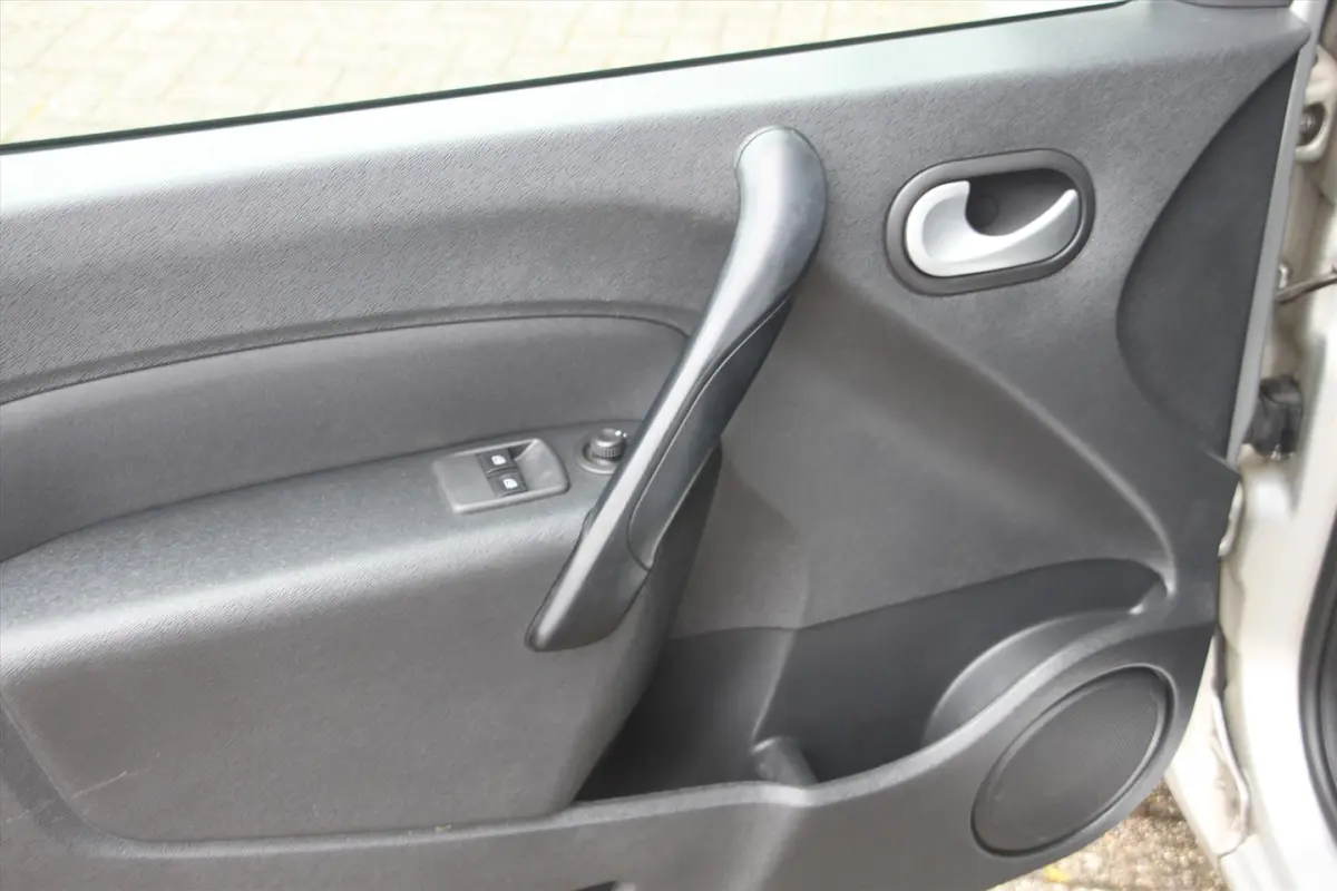 115PK-LIMITED-AUTOM-104DKM-NAVI-CLIMA-CRUISE-
