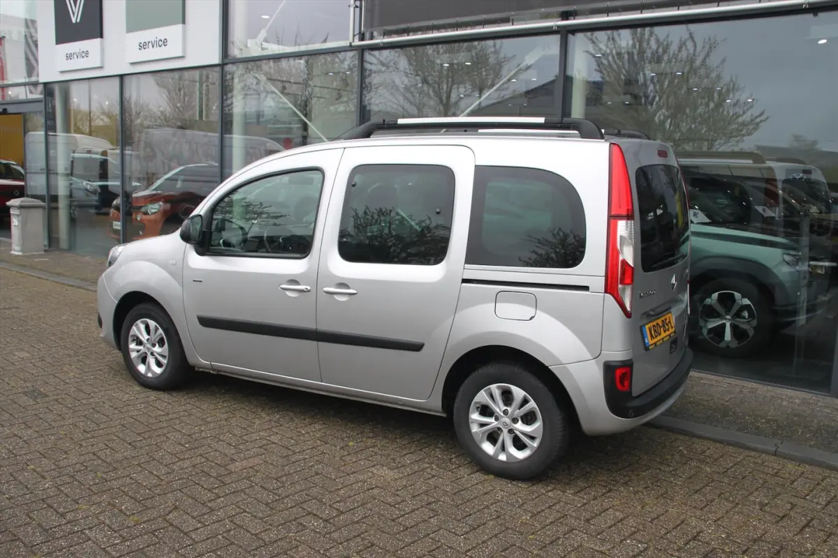 115PK-LIMITED-AUTOM-104DKM-NAVI-CLIMA-CRUISE-