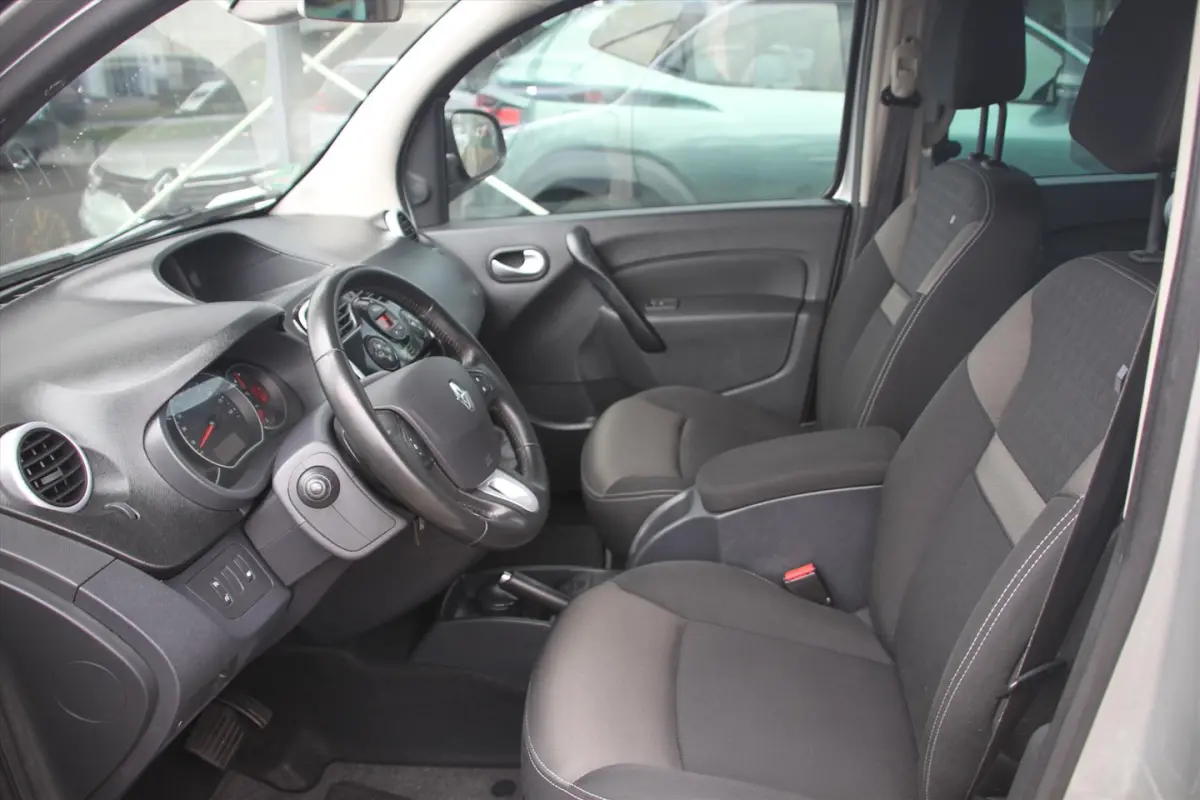 115PK-LIMITED-AUTOM-104DKM-NAVI-CLIMA-CRUISE-