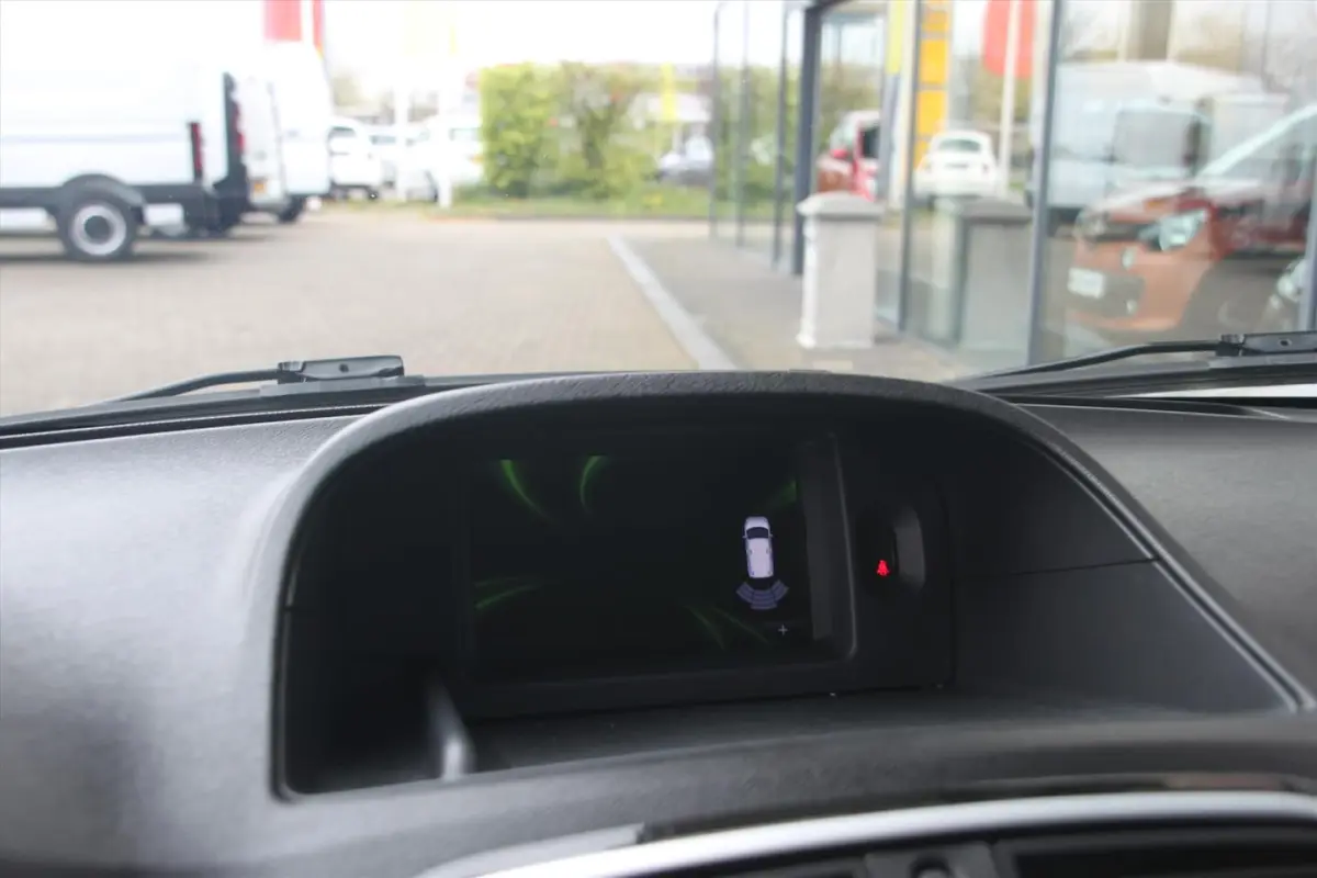 115PK-LIMITED-AUTOM-104DKM-NAVI-CLIMA-CRUISE-