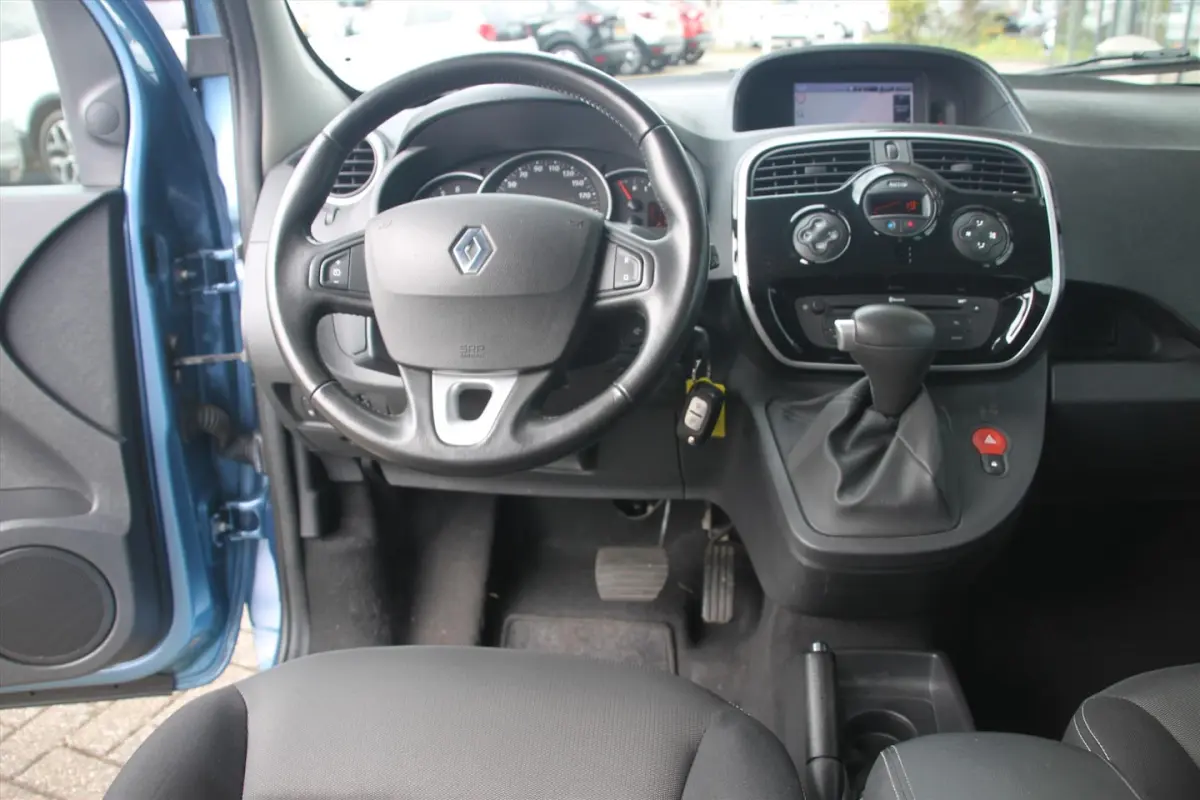 115PK-LIMITED-AUTOM-42DKM-NAVI-CLIMA-CRUISE-