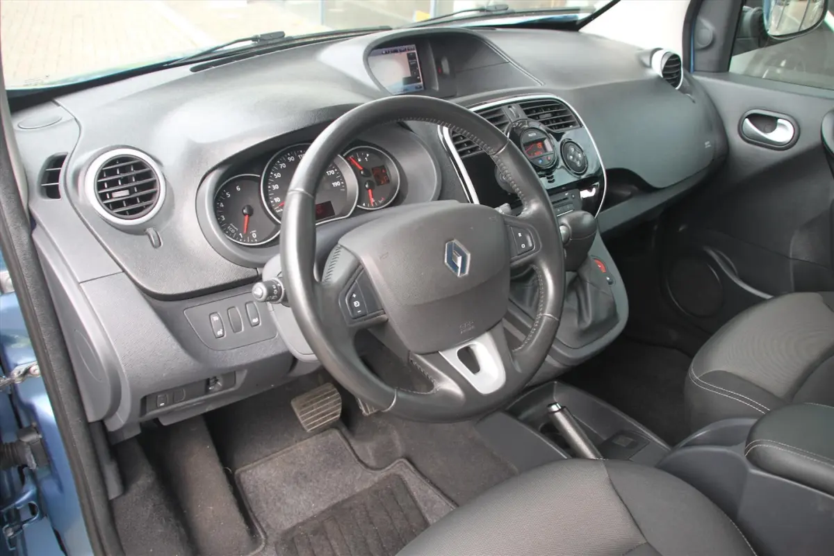 115PK-LIMITED-AUTOM-42DKM-NAVI-CLIMA-CRUISE-