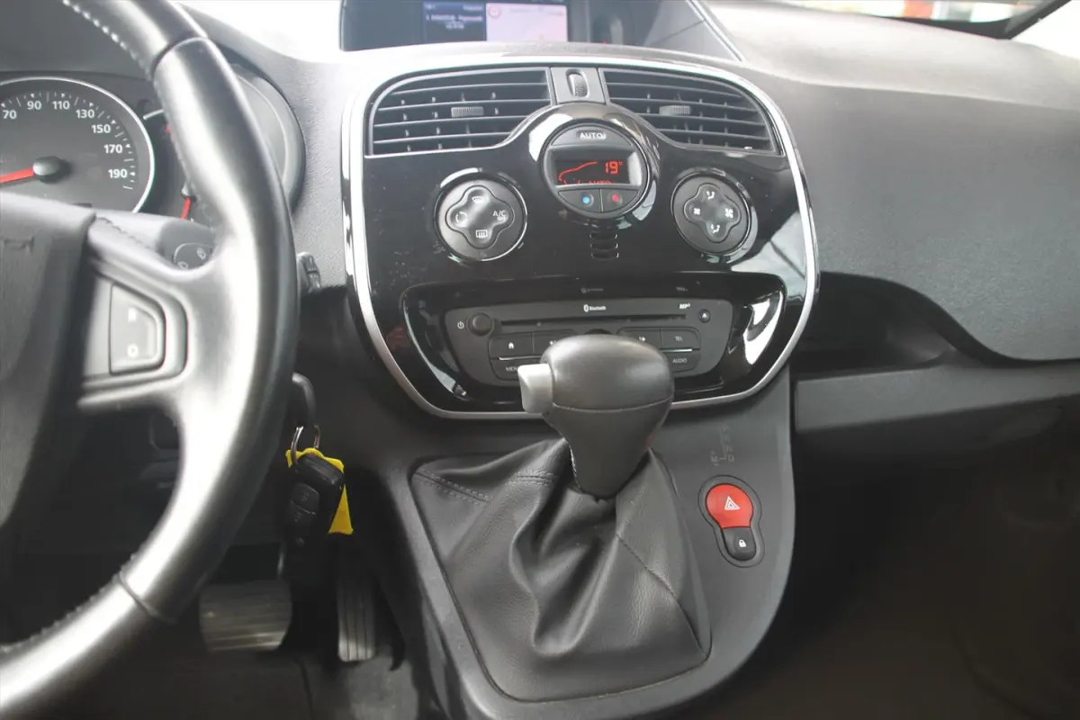 115PK-LIMITED-AUTOM-42DKM-NAVI-CLIMA-CRUISE-