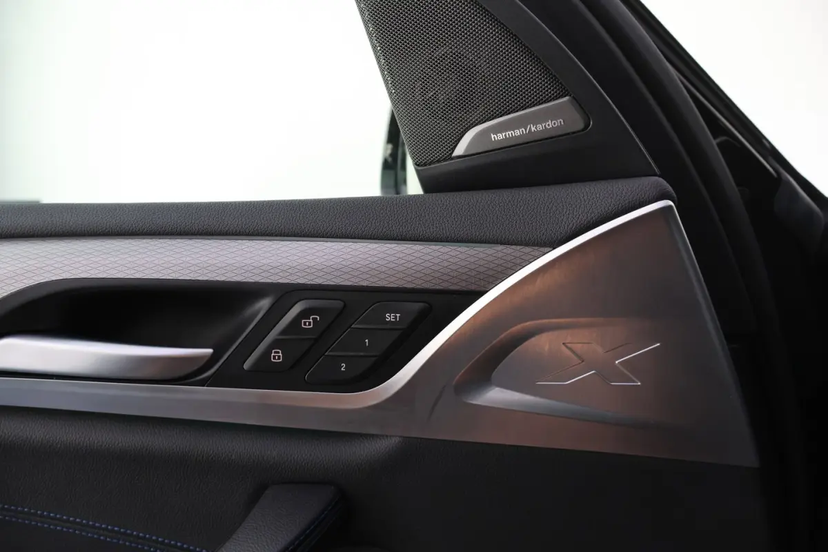 M40i xDrive LAUNCH EDITION High Executive ORIGINEEL NL | SCHUIFDAK | HARMAN KARDON | 360 C