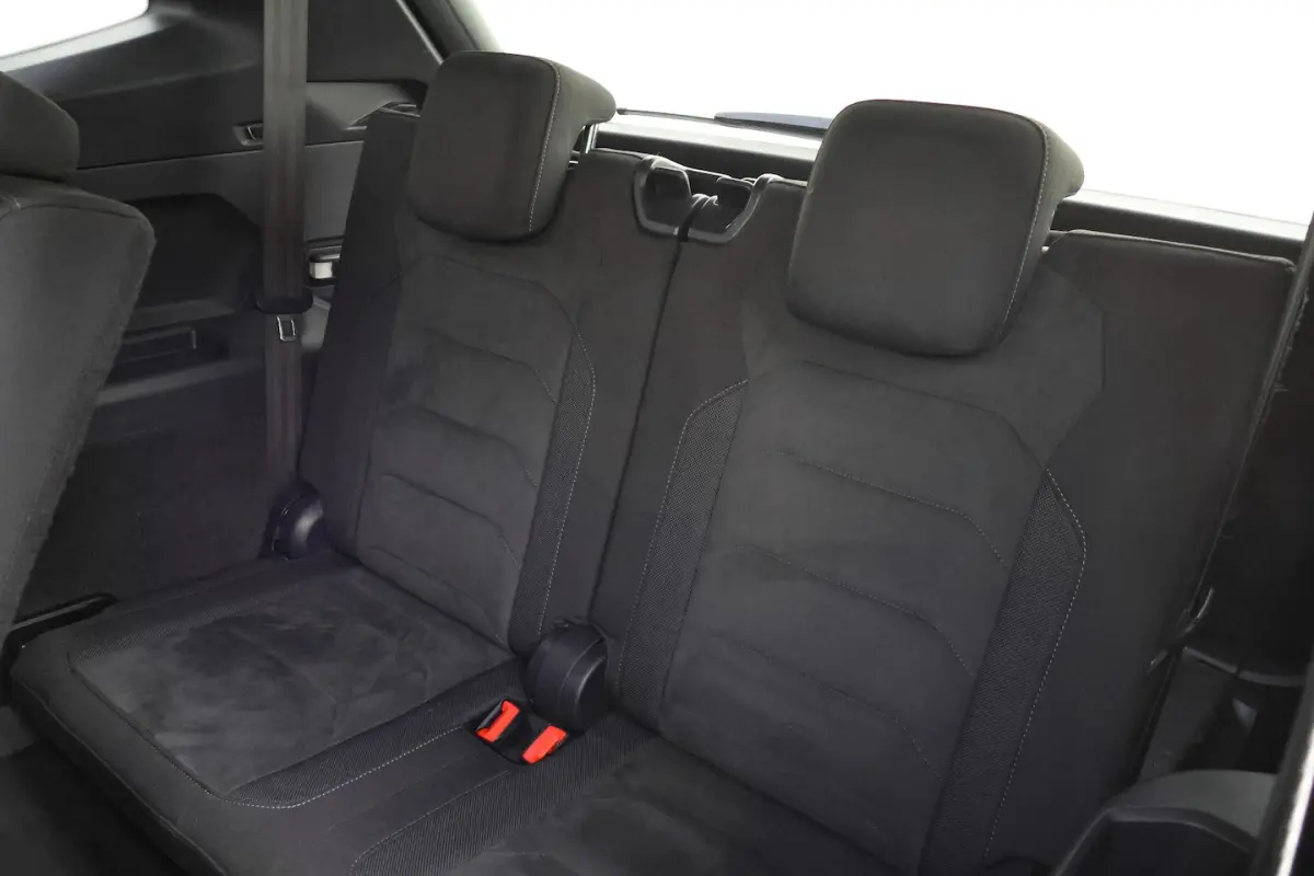 2.0 TSI 4Motion 7p R-LINE Highline PANO | FULL LED | CAMERA | VIRTUAL | CARPLAY | ELEK TRE