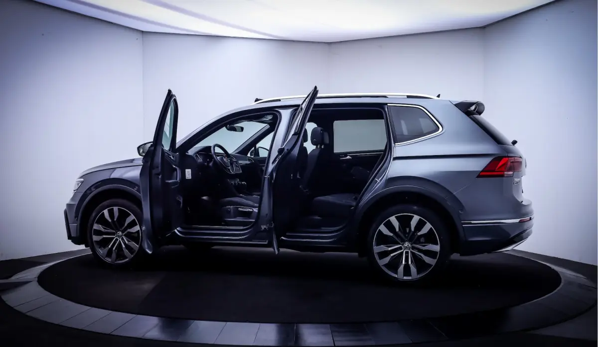 2.0 TSI 4Motion 7p R-LINE Highline PANO | FULL LED | CAMERA | VIRTUAL | CARPLAY | ELEK TRE