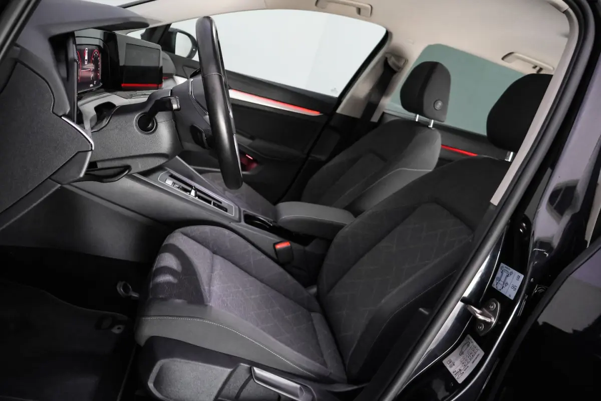 1.0eTSI DSG LIFE COMFORT FULL LED | CARPLAY | ACC | NAVI | ELEK TREKHAAK. | PDC V+A | AMBI