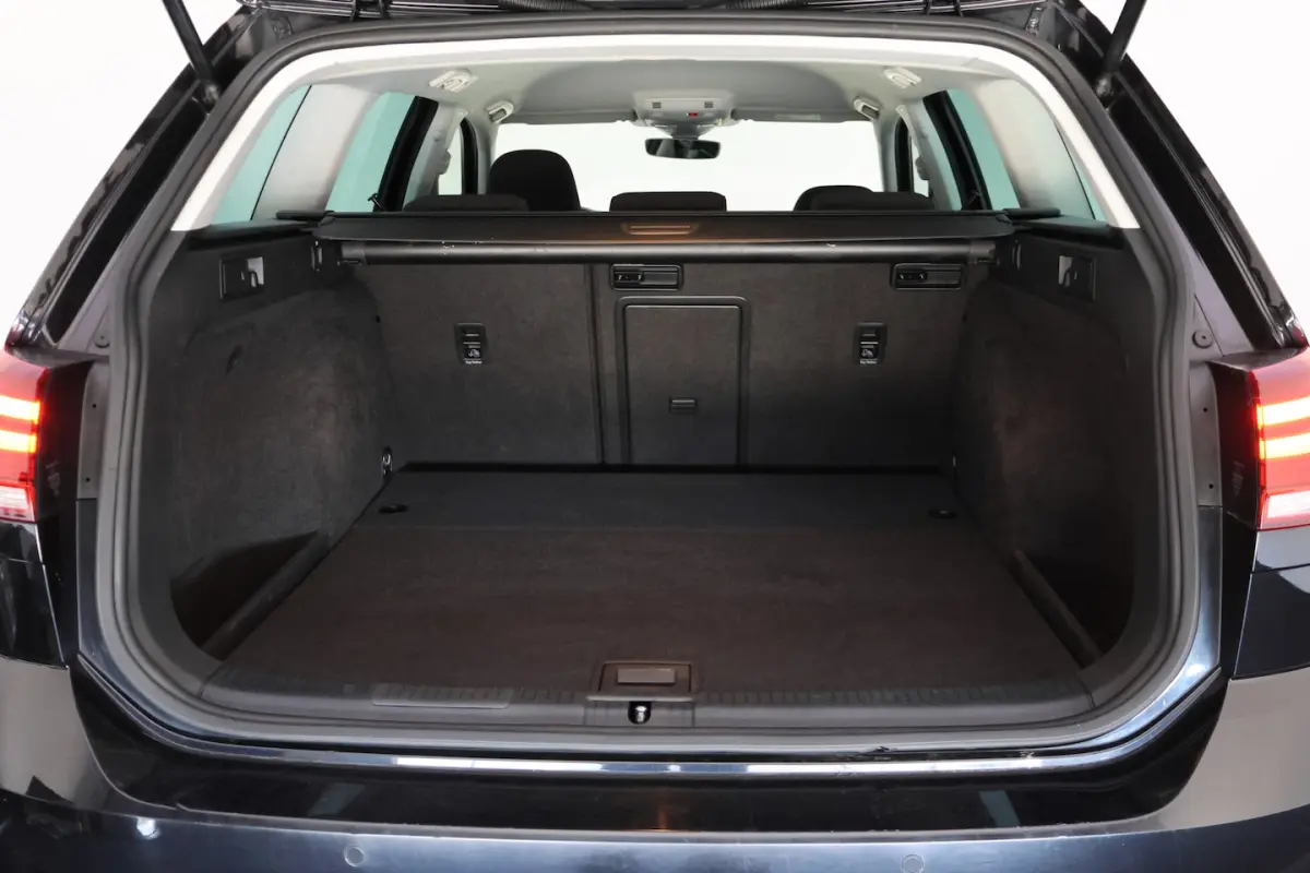 1.5 TSI DSG R-LINE ERGOCOMF. + MASSAGE | FULL.LED | ELEK.TREKHAAK | CAMERA | ADAPTIEF CC |