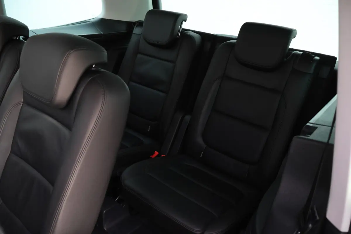 1.4TSI 7Pers. HIGHLINE PANO | LEDER | ELEK. SCHUIFDEUREN | NAVI | ACC | STOELVERW. | CLIMA