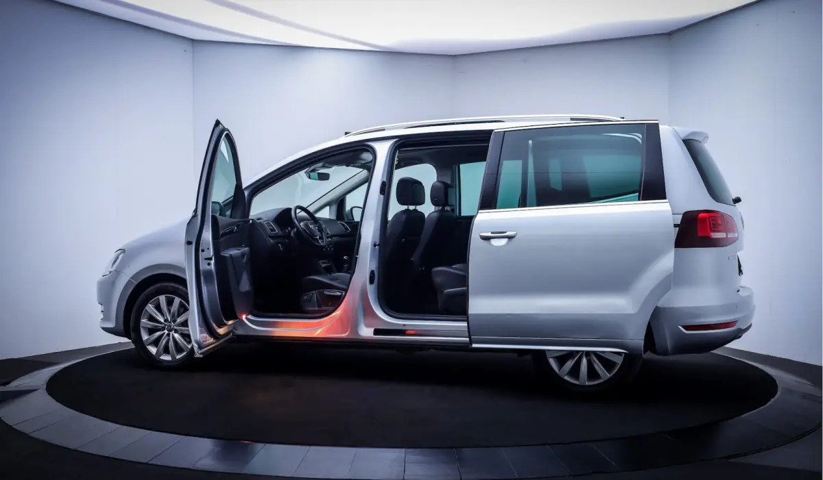 1.4TSI 7Pers. HIGHLINE PANO | LEDER | ELEK. SCHUIFDEUREN | NAVI | ACC | STOELVERW. | CLIMA