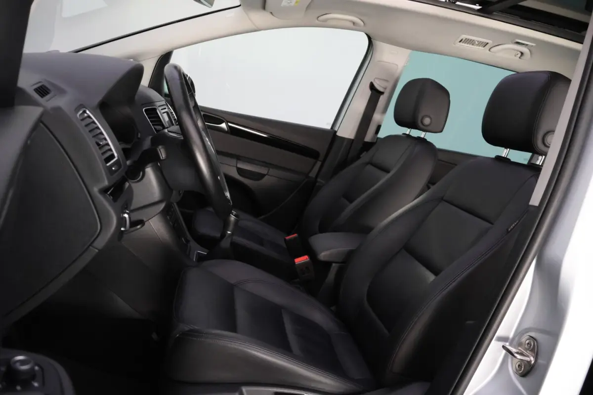 1.4TSI 7Pers. HIGHLINE PANO | LEDER | ELEK. SCHUIFDEUREN | NAVI | ACC | STOELVERW. | CLIMA