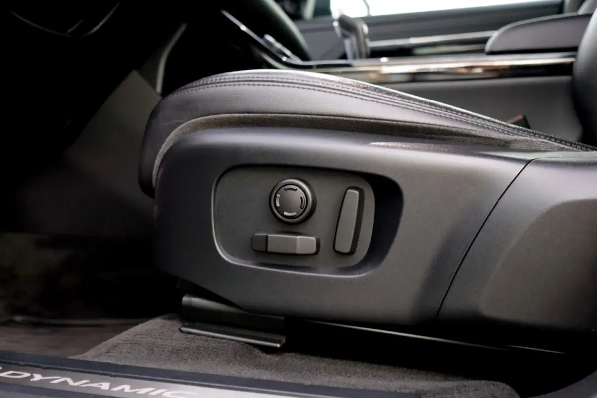 2.0 P300 AWD R-Dynamic SE 300PK CAMERA | LANE.ASS | STOEL+STUUR VW | CARPLAY | MEM.STOELEN