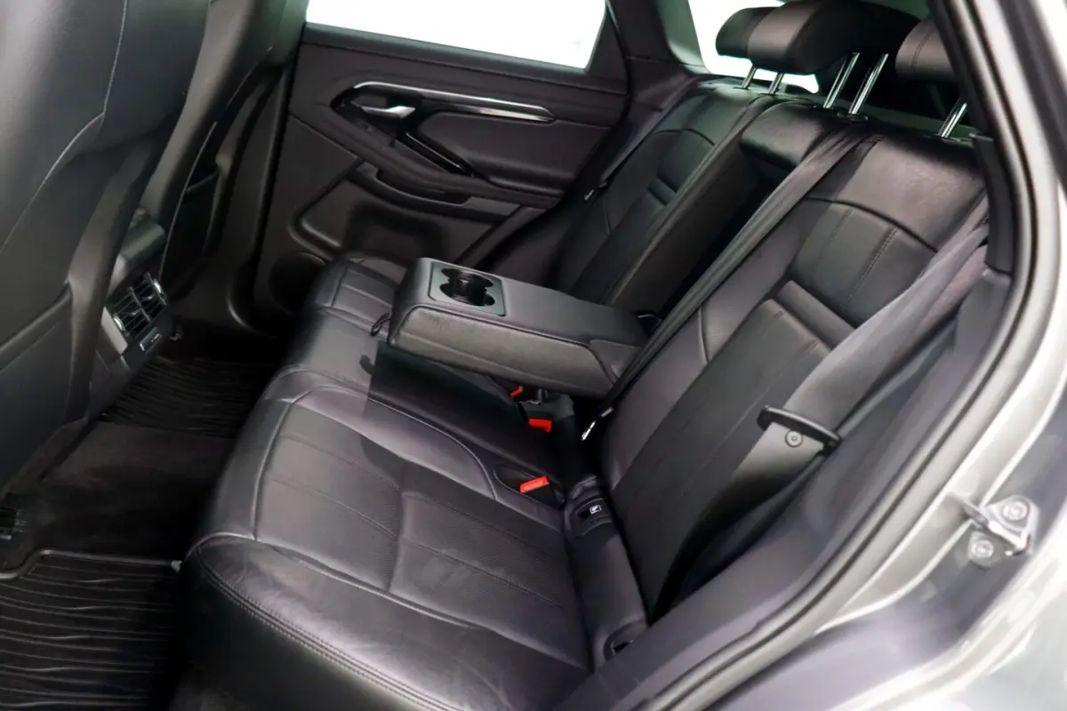 2.0 P300 AWD R-Dynamic SE 300PK CAMERA | LANE.ASS | STOEL+STUUR VW | CARPLAY | MEM.STOELEN