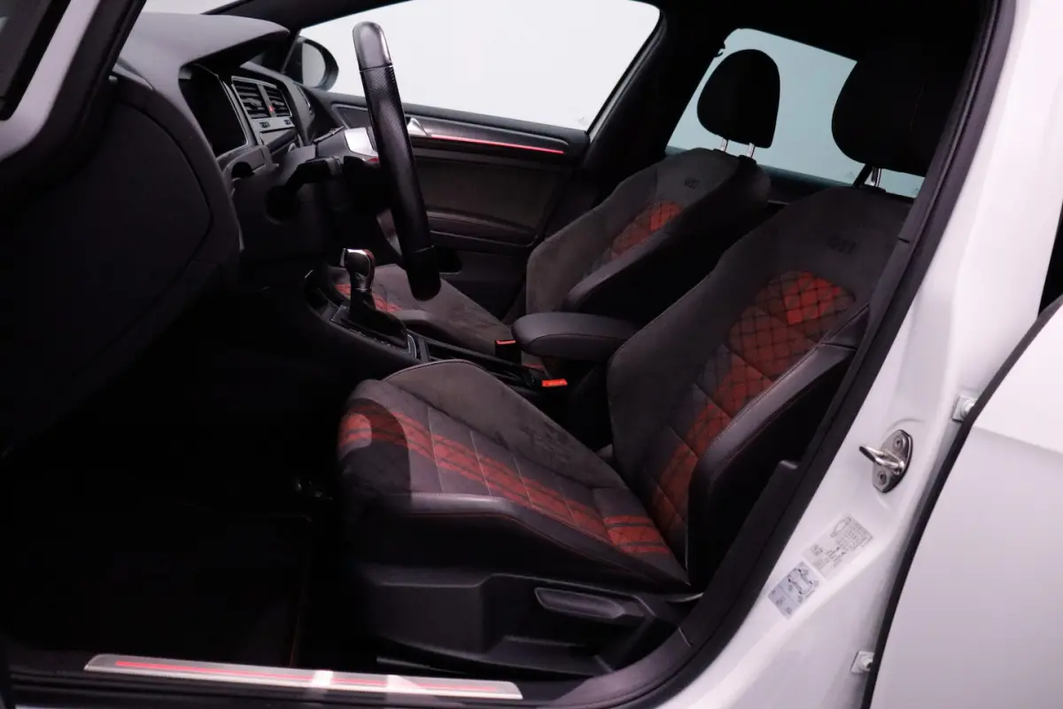2.0 GTI 7.5 TCR Dsg 290PK ORIGINEEL | DIGIDASH | FULL LED | CARPLAY | STOELVERW. | ACC | L