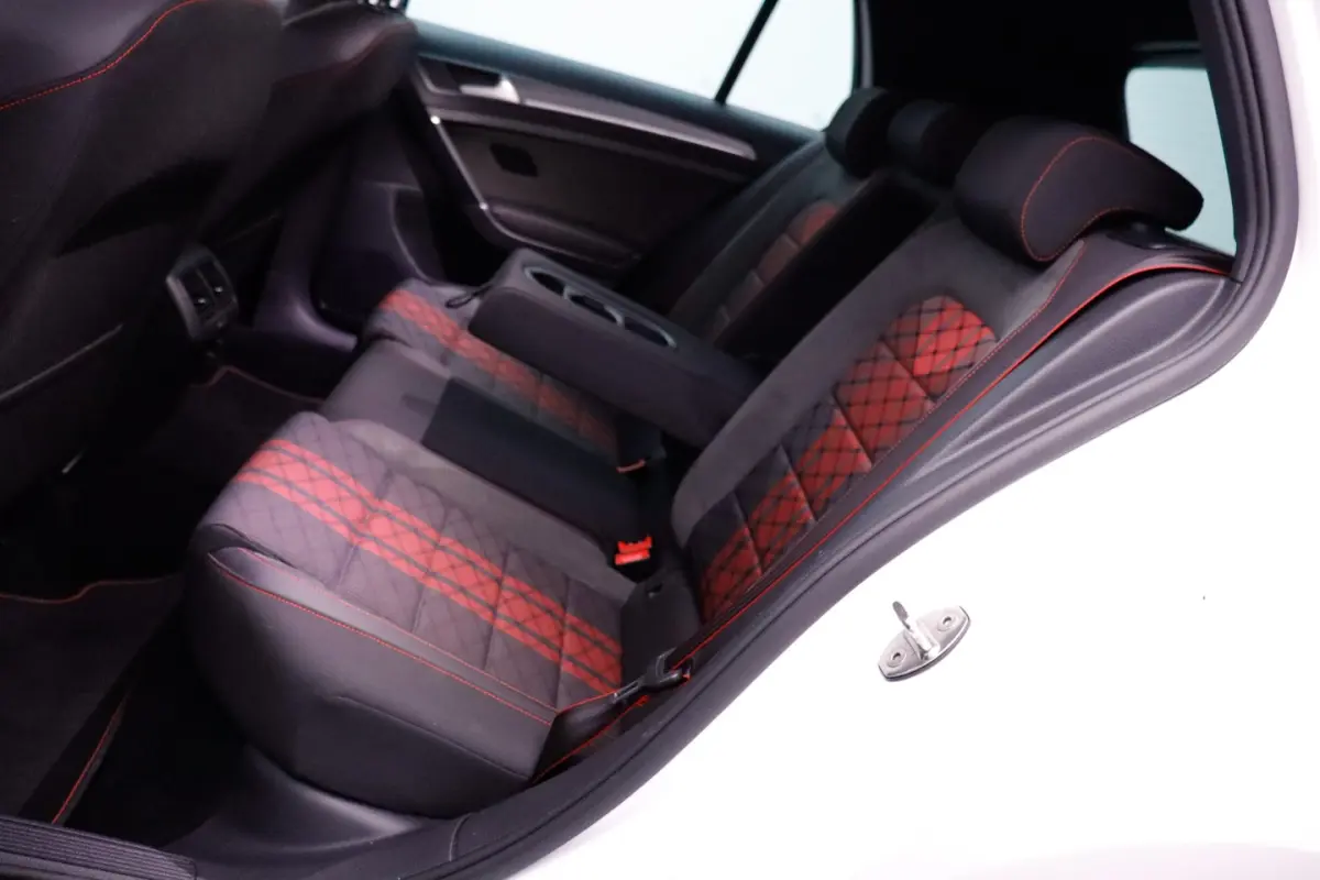 2.0 GTI 7.5 TCR Dsg 290PK ORIGINEEL | DIGIDASH | FULL LED | CARPLAY | STOELVERW. | ACC | L