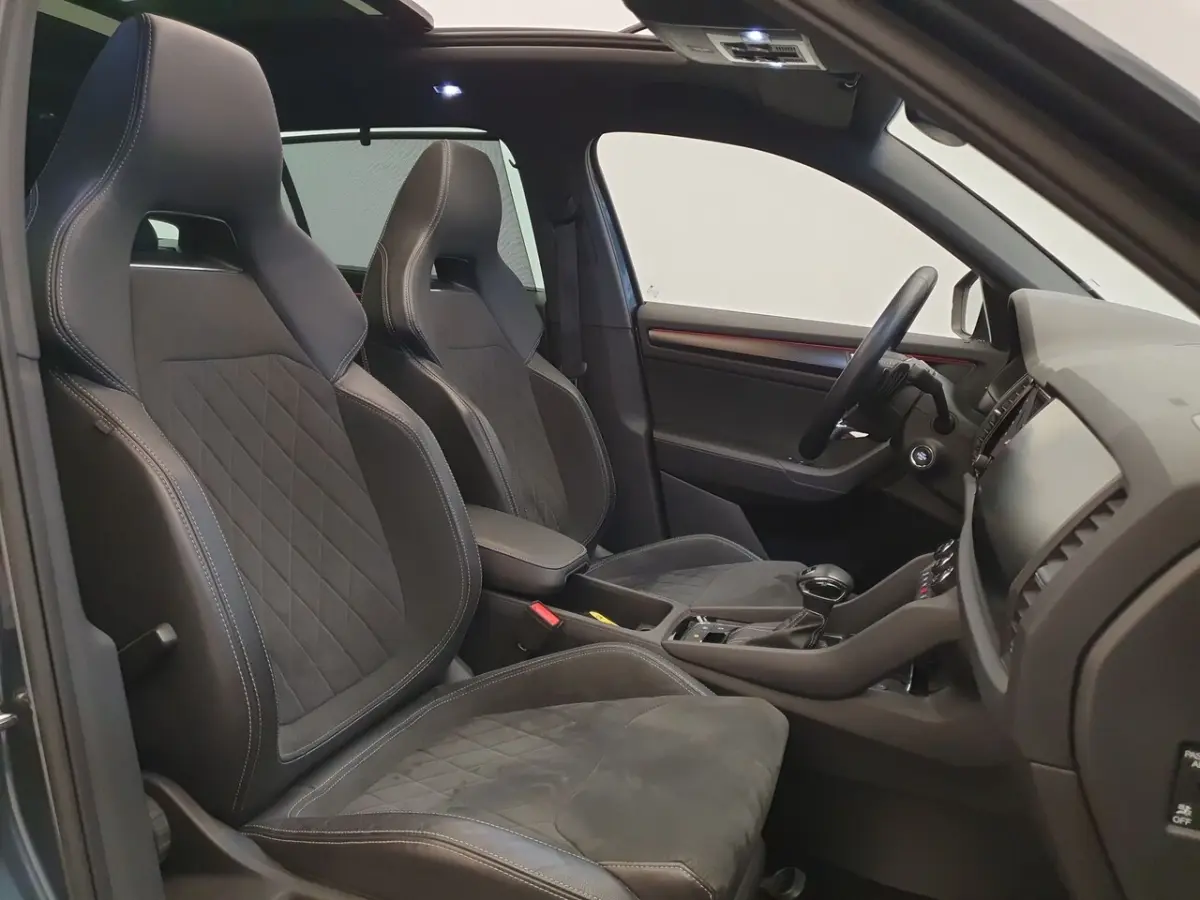 1.5 TSI 150pk DSG/AUT Sportline 7p. Wegklapbare trekhaak, Panoramadak, Camera