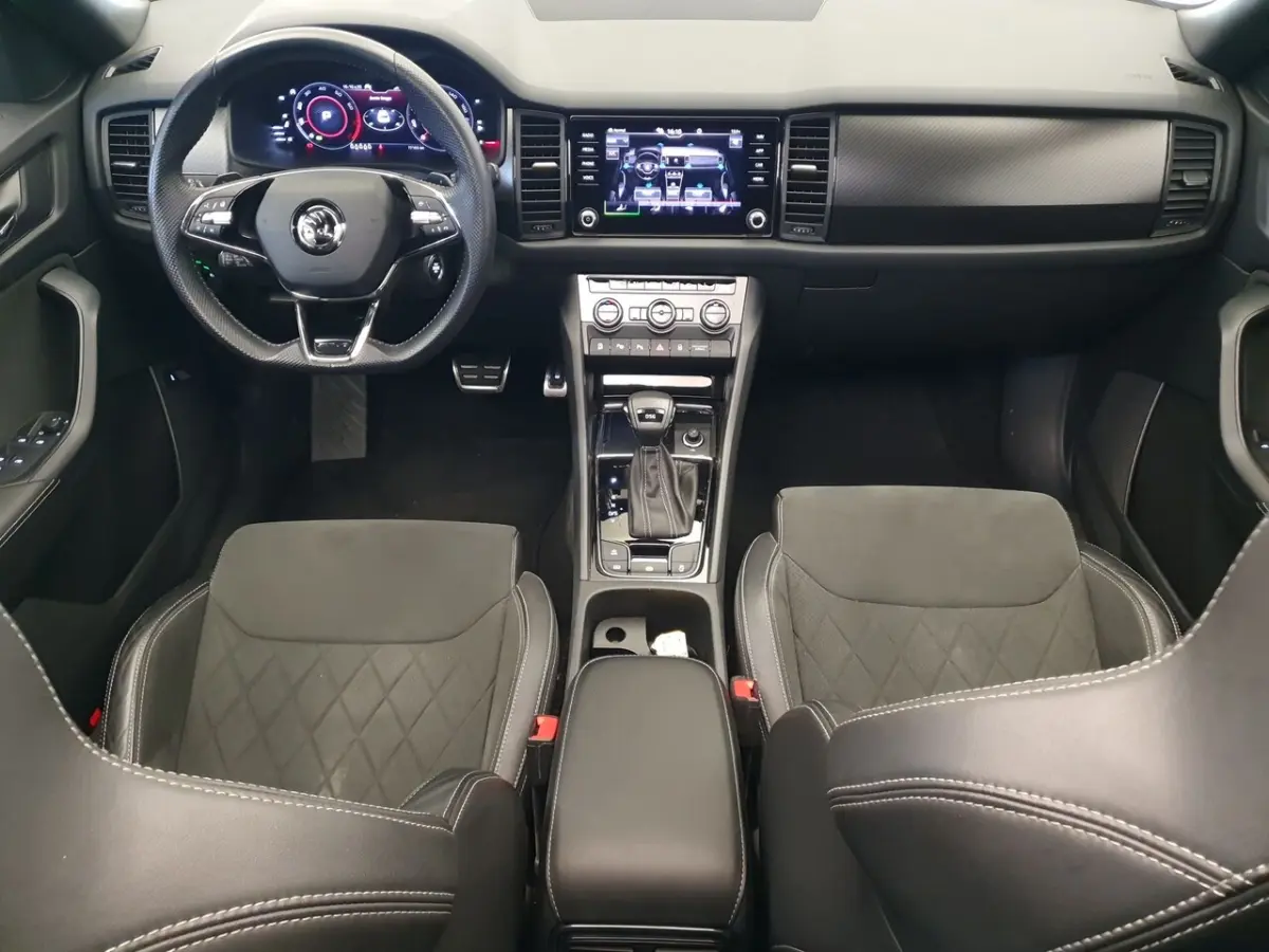 1.5 TSI 150pk DSG/AUT Sportline 7p. Wegklapbare trekhaak, Panoramadak, Camera