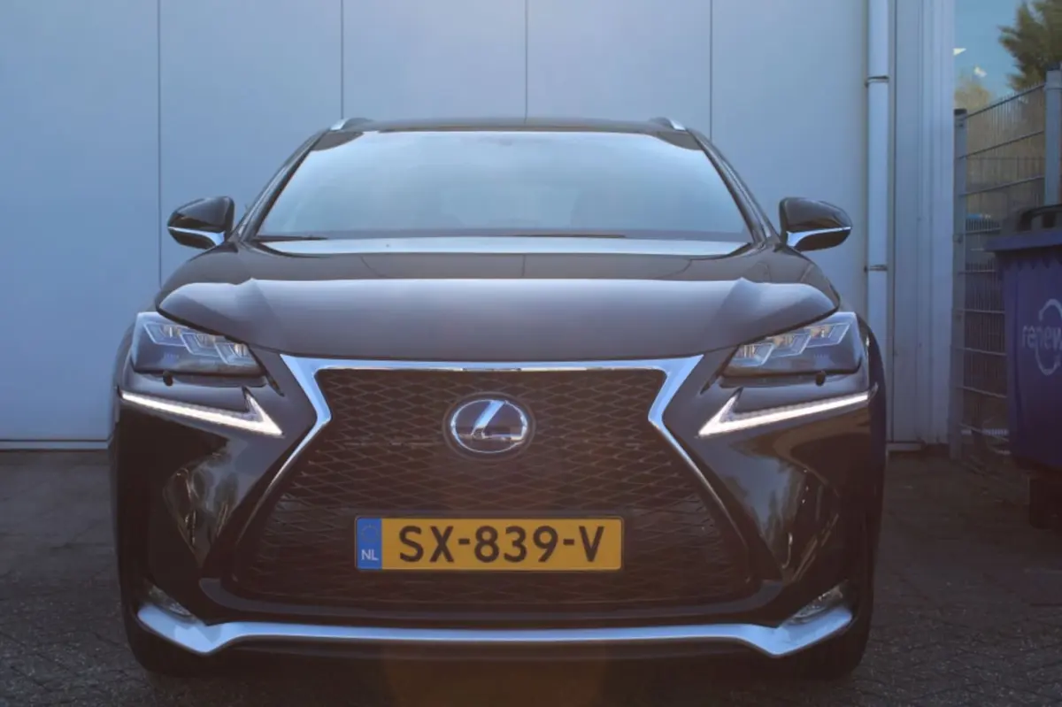 300h AWD F Sport Line