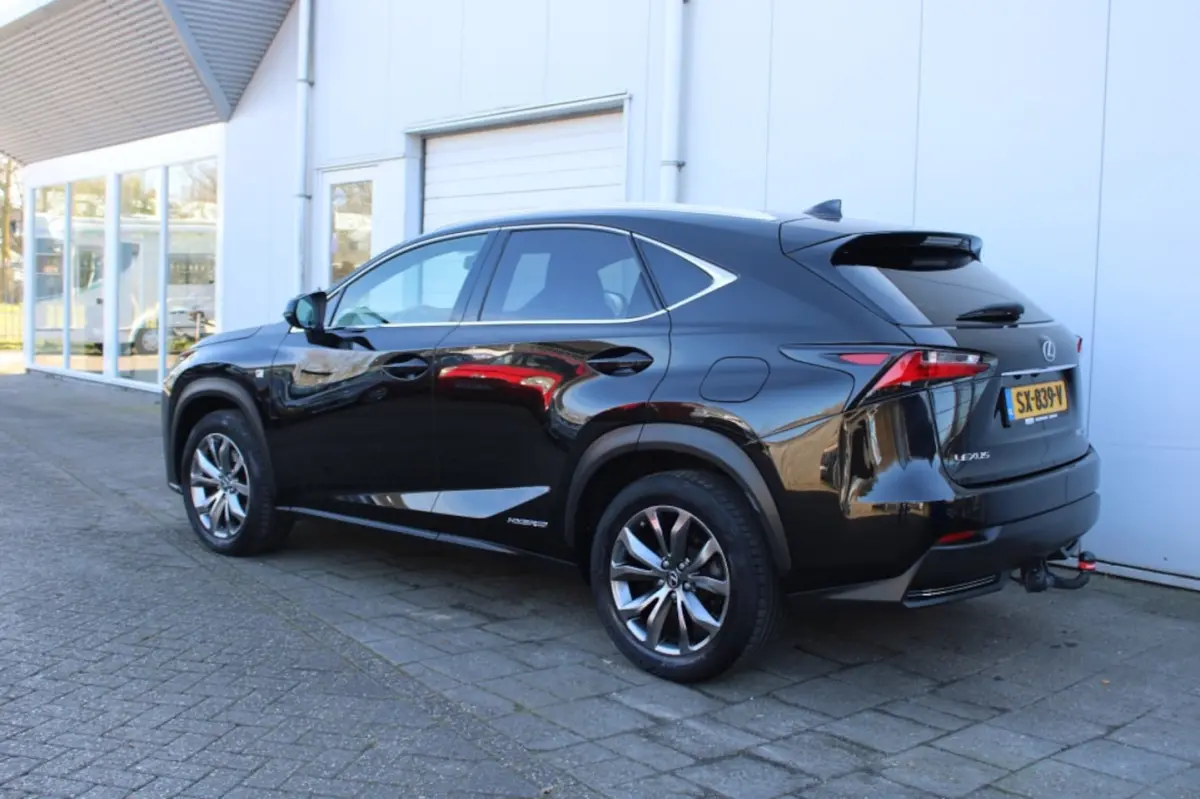 300h AWD F Sport Line