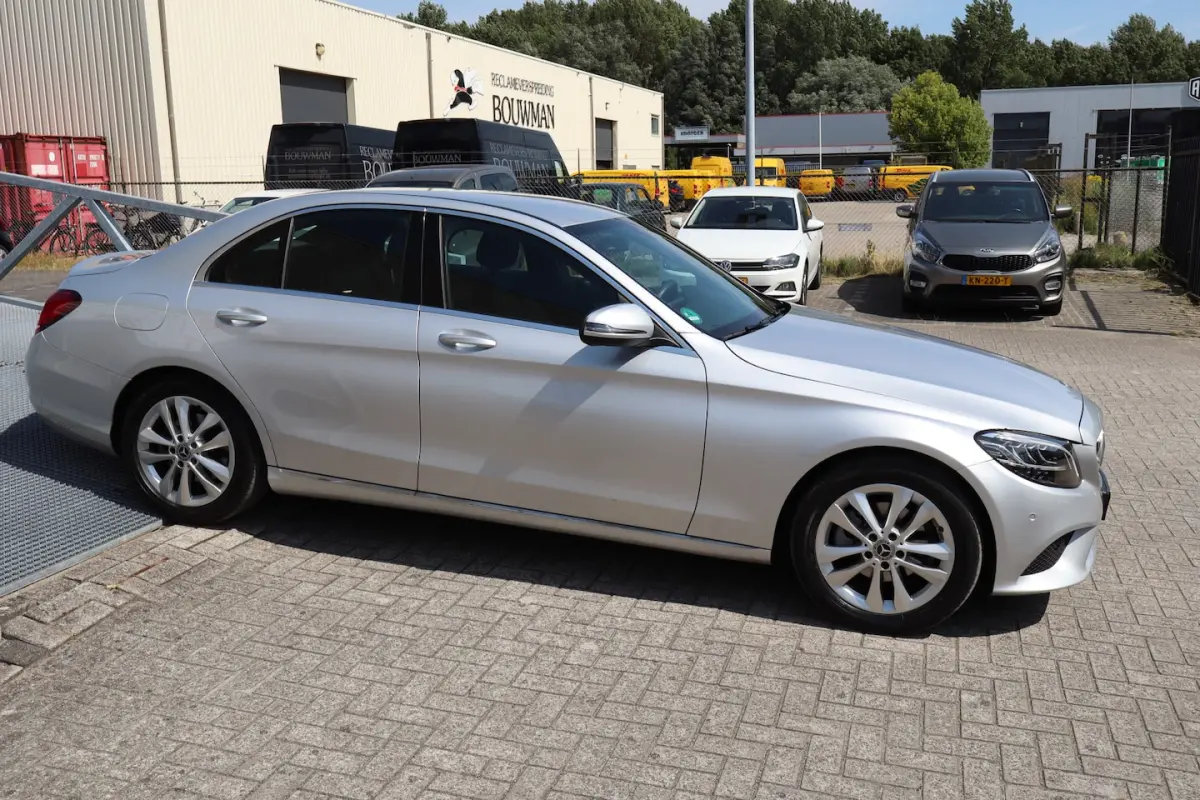 180 FACE LIFT/Orig. NL/Dealeronderhouden/Virtueel cockpit/Apple carplay/Trekhaak/Stoelverw