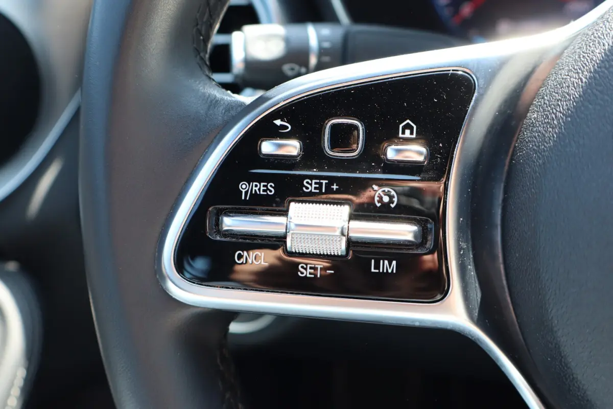 180 FACE LIFT/Orig. NL/Dealeronderhouden/Virtueel cockpit/Apple carplay/Trekhaak/Stoelverw