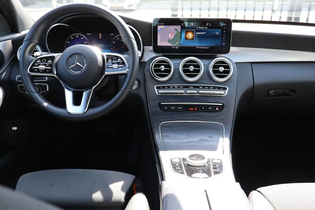 180 FACE LIFT/Orig. NL/Dealeronderhouden/Virtueel cockpit/Apple carplay/Trekhaak/Stoelverw