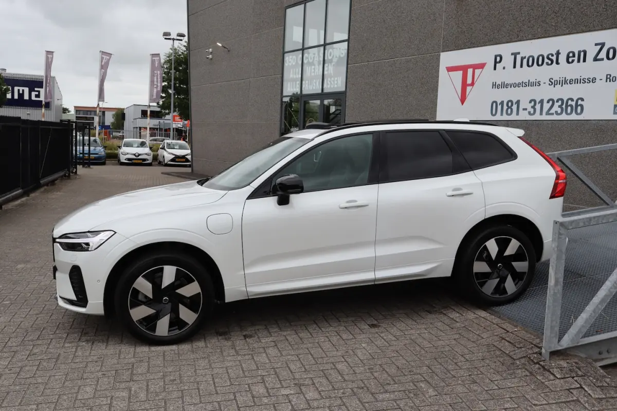 2.0 T8 Plug-in hybrid AWD Plus Dark Soh 100% FABRIEKSGARANTIE Panoramadak/Orrefors kristal