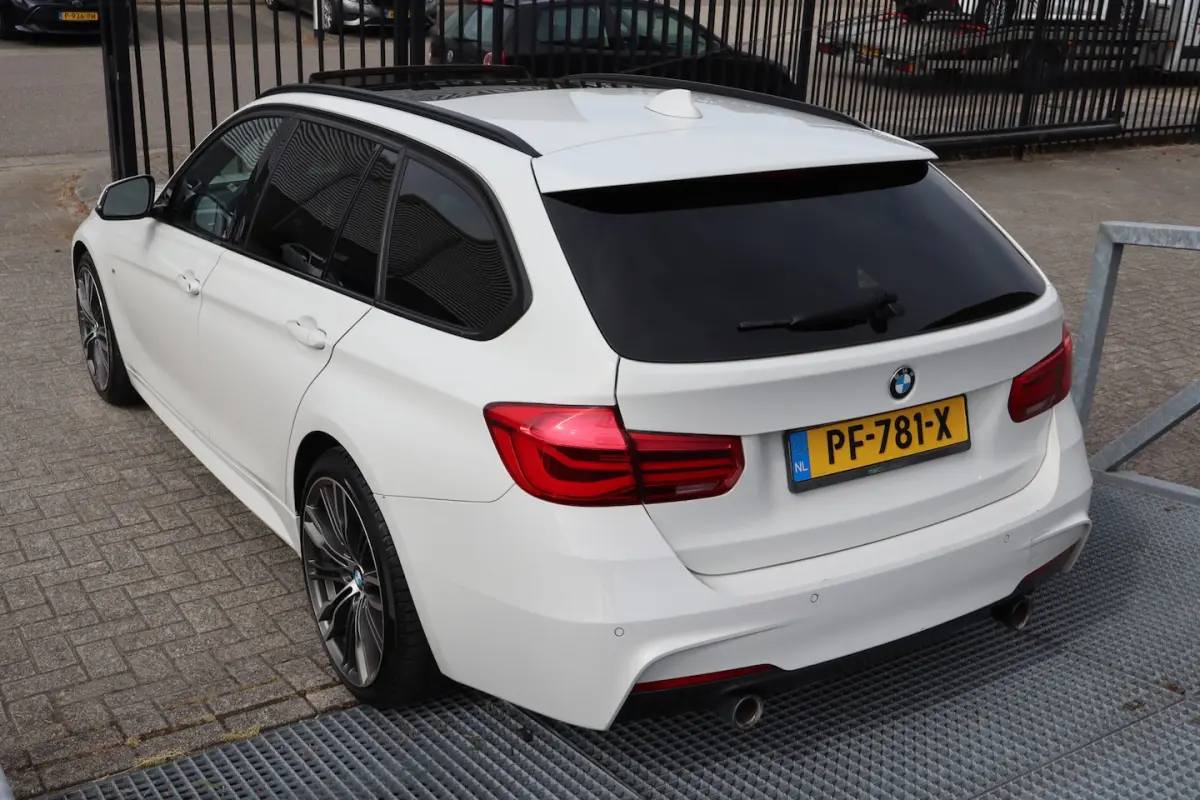 340i xDrive Centennial High Executive M Sport Panoramadak/Achteruitrijcamera/Head-up displ