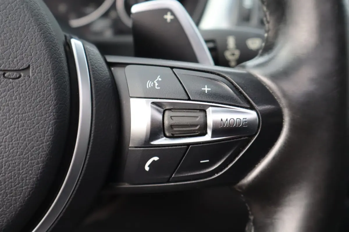 340i xDrive Centennial High Executive M Sport Panoramadak/Achteruitrijcamera/Head-up displ