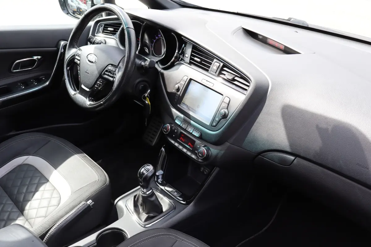 1.0 T-GDi GT-Line Summer Edition Panoramadak NAP/Apple carplay/Trekhaak/Stoelverwarming/St