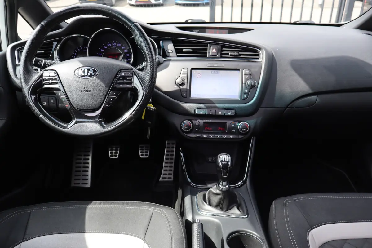 1.0 T-GDi GT-Line Summer Edition Panoramadak NAP/Apple carplay/Trekhaak/Stoelverwarming/St