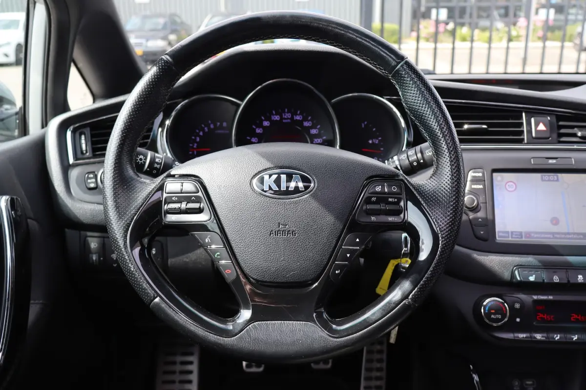 1.0 T-GDi GT-Line Summer Edition Panoramadak NAP/Apple carplay/Trekhaak/Stoelverwarming/St