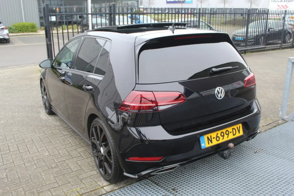 1.5 TSI Highline R-line Automaat Panoramadak/Apple Carplay/Navigatie/Digitale Cockpit/Acht