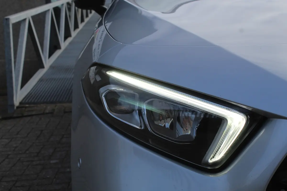 180 AMG Night pakket Panoramadak/Stoelverwarming/Sfeerverlichting/DAB/Achteruitrijcamera/C