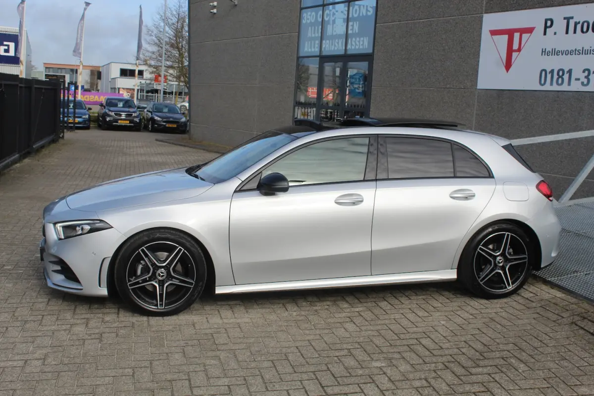 180 AMG Night pakket Panoramadak/Stoelverwarming/Sfeerverlichting/DAB/Achteruitrijcamera/C