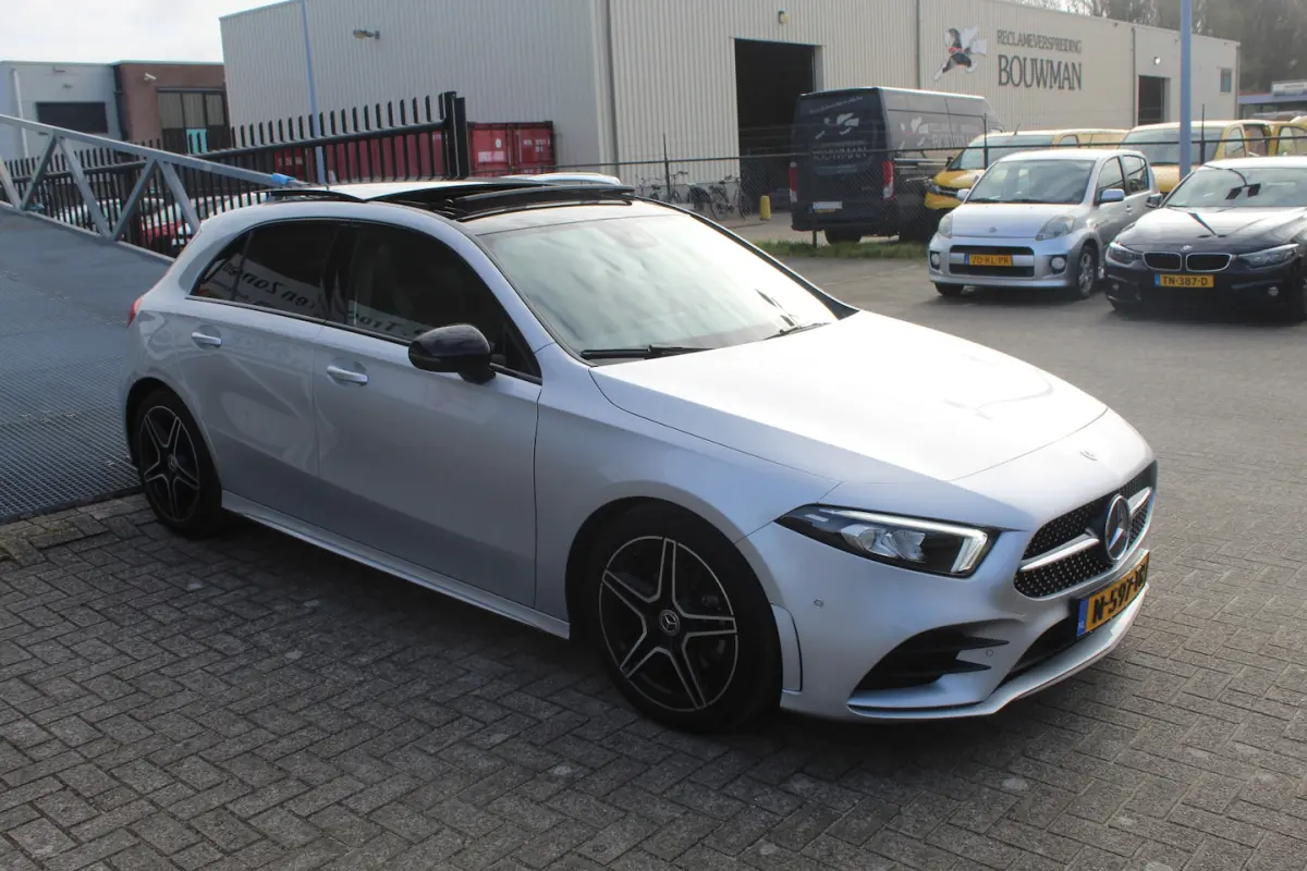 180 AMG Night pakket Panoramadak/Stoelverwarming/Sfeerverlichting/DAB/Achteruitrijcamera/C