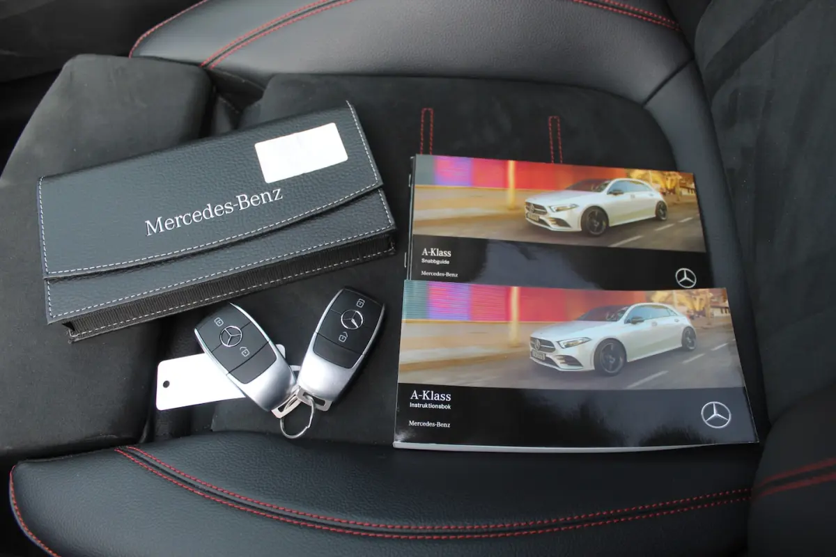 180 AMG Night pakket Panoramadak/Stoelverwarming/Sfeerverlichting/DAB/Achteruitrijcamera/C