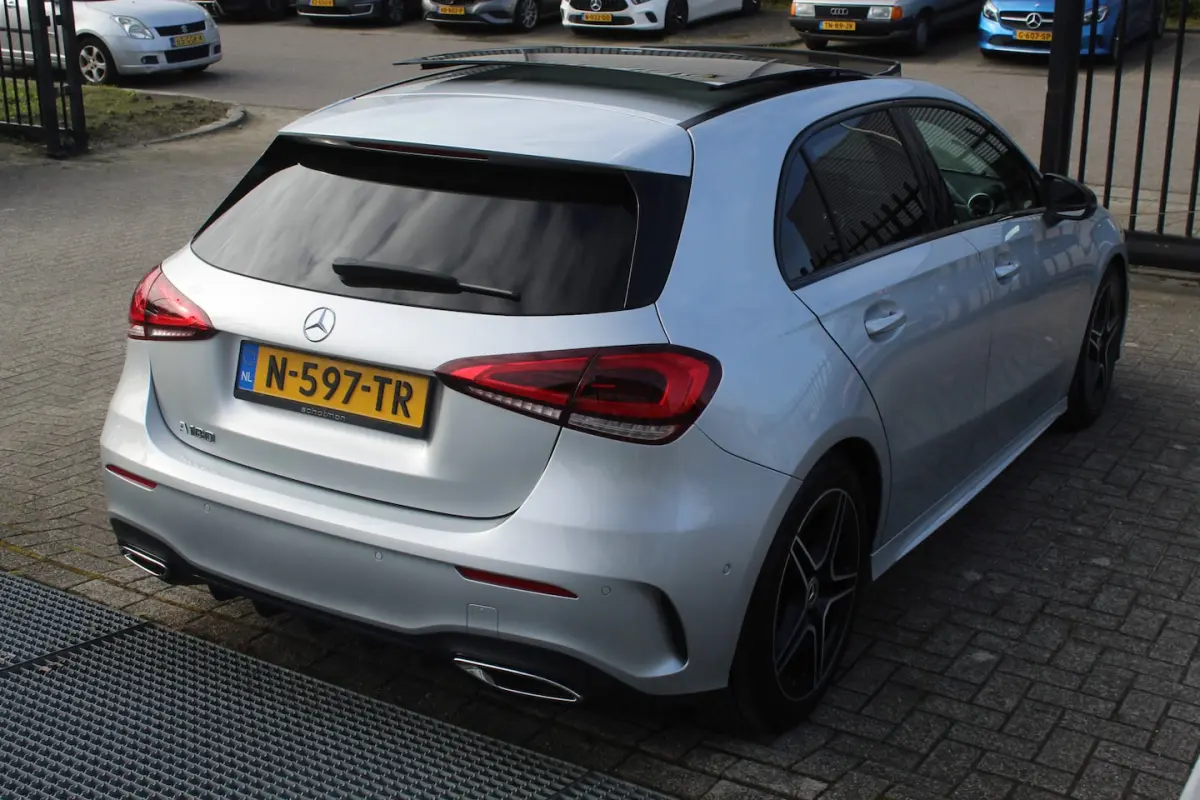 180 AMG Night pakket Panoramadak/Stoelverwarming/Sfeerverlichting/DAB/Achteruitrijcamera/C