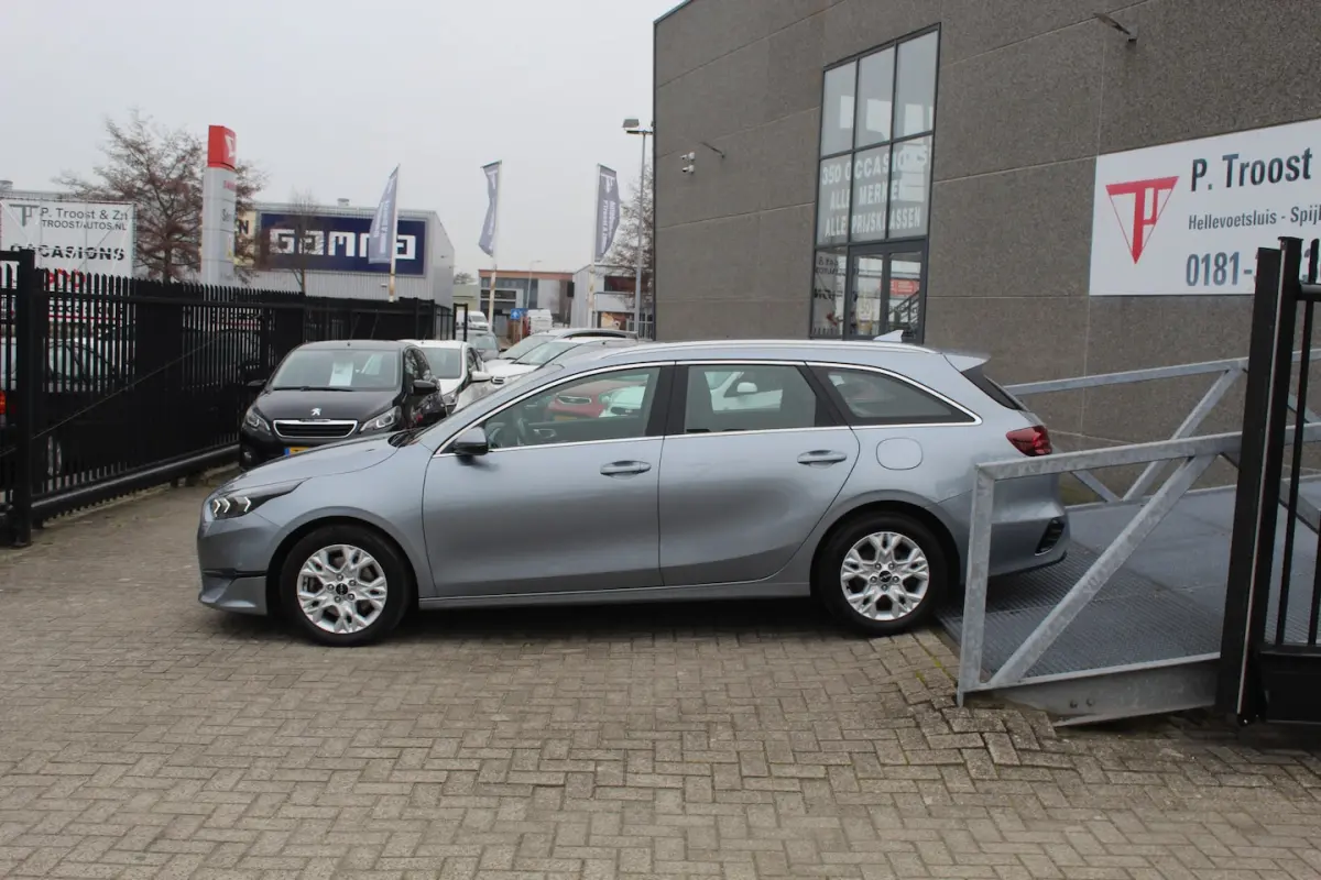 Ceed 1.0 T-GDi MHEV DynamicLine AUTOMAAT Navigatie/Apple carplay/Achteruitrijcamera/Cruise