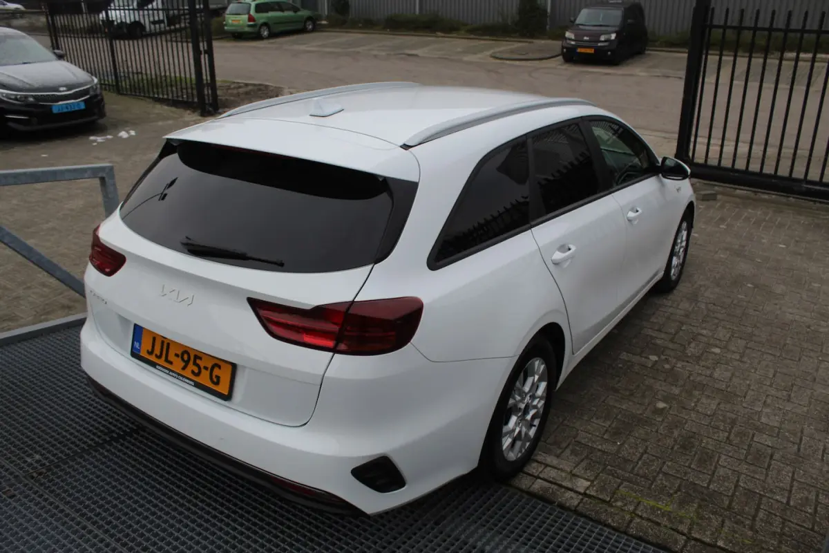 Ceed 1.0 T-GDi DynamicPlusLine Stoelverwarming/Stuurverwarming/Achteruitrijcamera/Apple ca