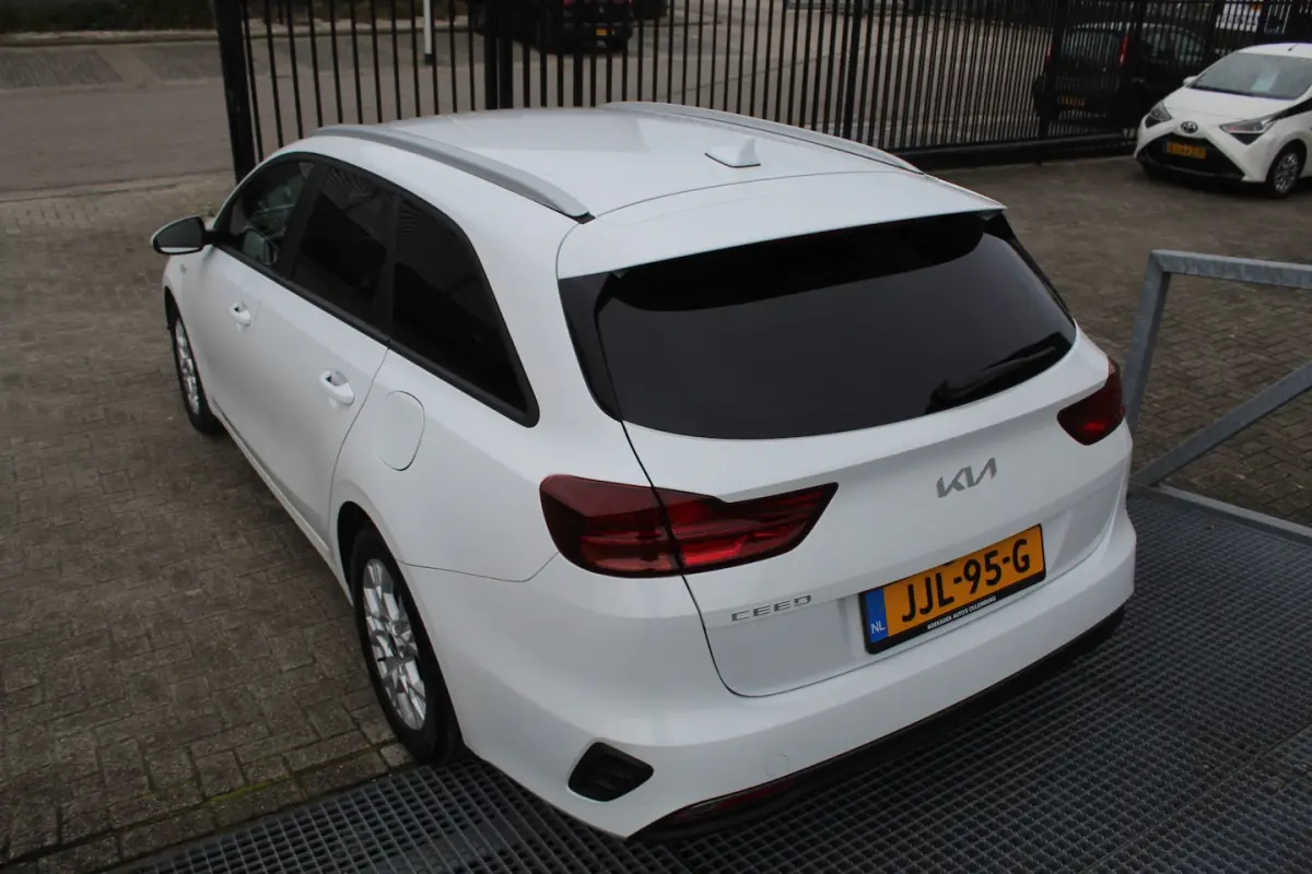 Ceed 1.0 T-GDi DynamicPlusLine Stoelverwarming/Stuurverwarming/Achteruitrijcamera/Apple ca