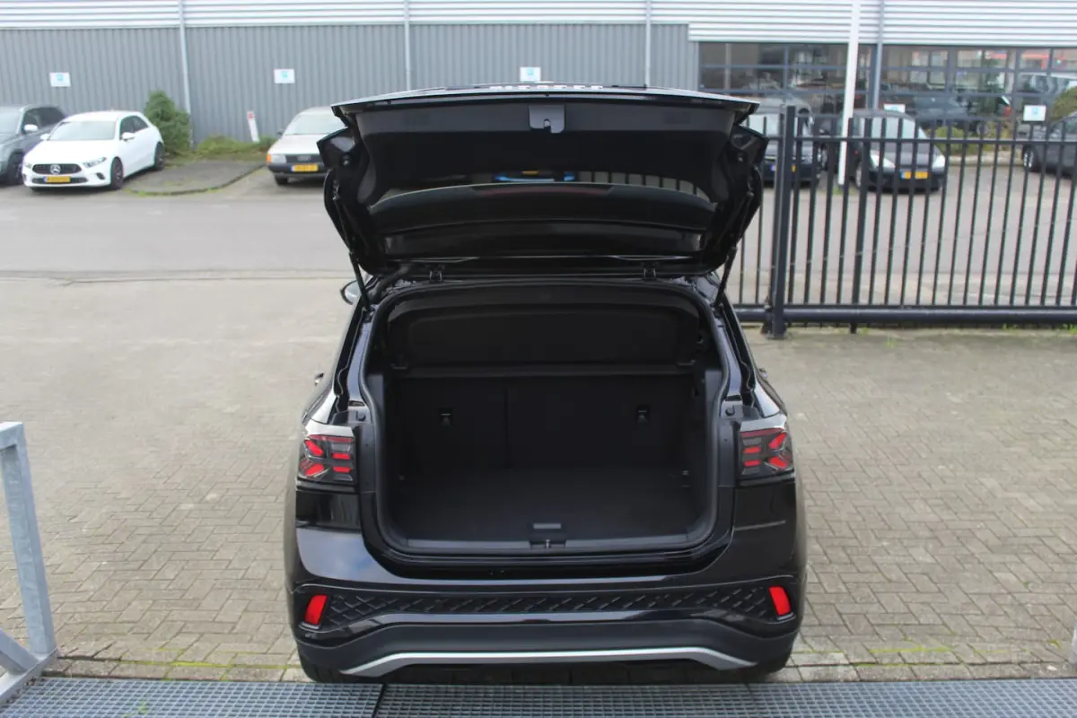 1.5 TSI R-Line DSG/IQ Light/Navigatie/Virtual cockpit/Adaptive cruise control/Achteruitrij