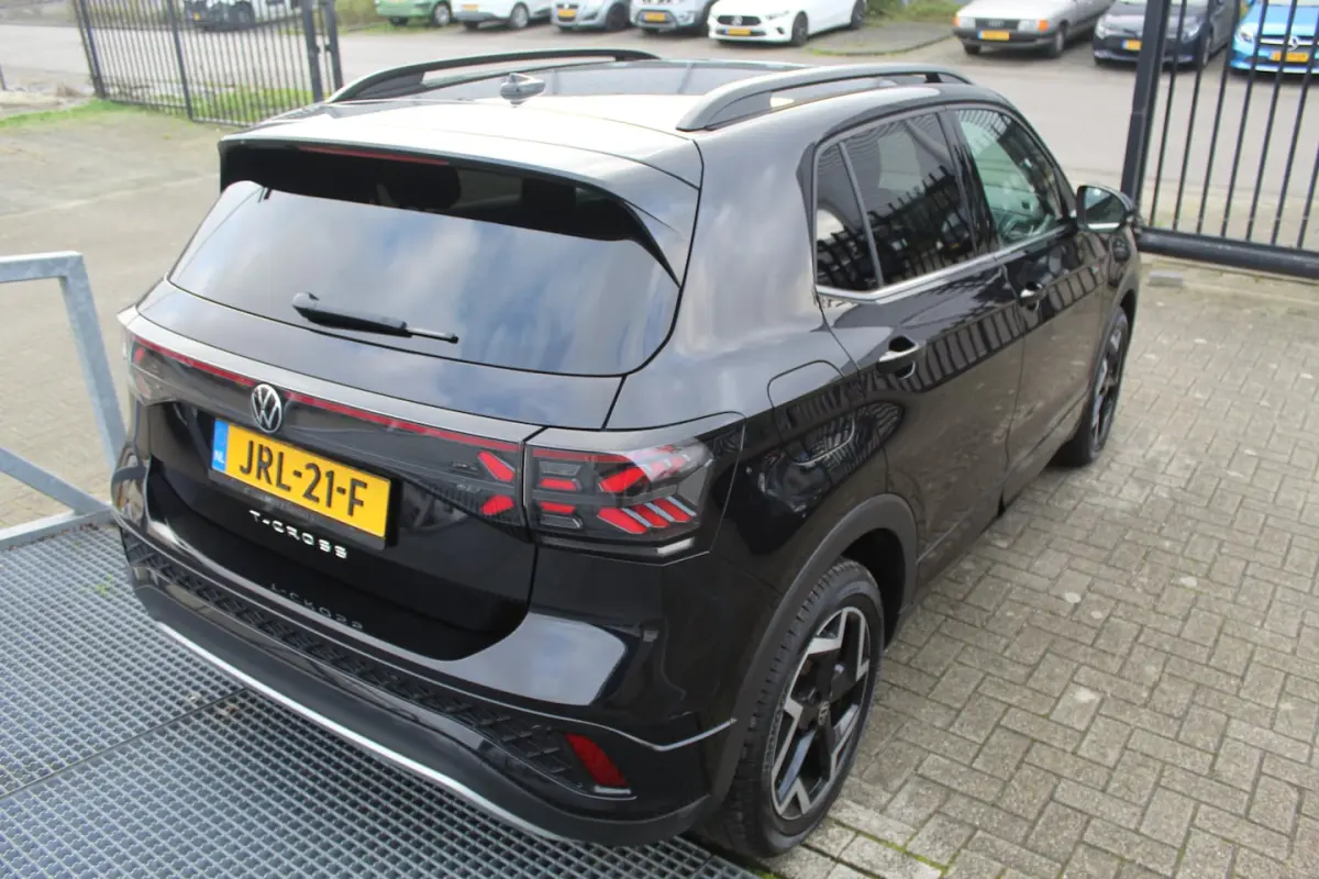 1.5 TSI R-Line DSG/IQ Light/Navigatie/Virtual cockpit/Adaptive cruise control/Achteruitrij