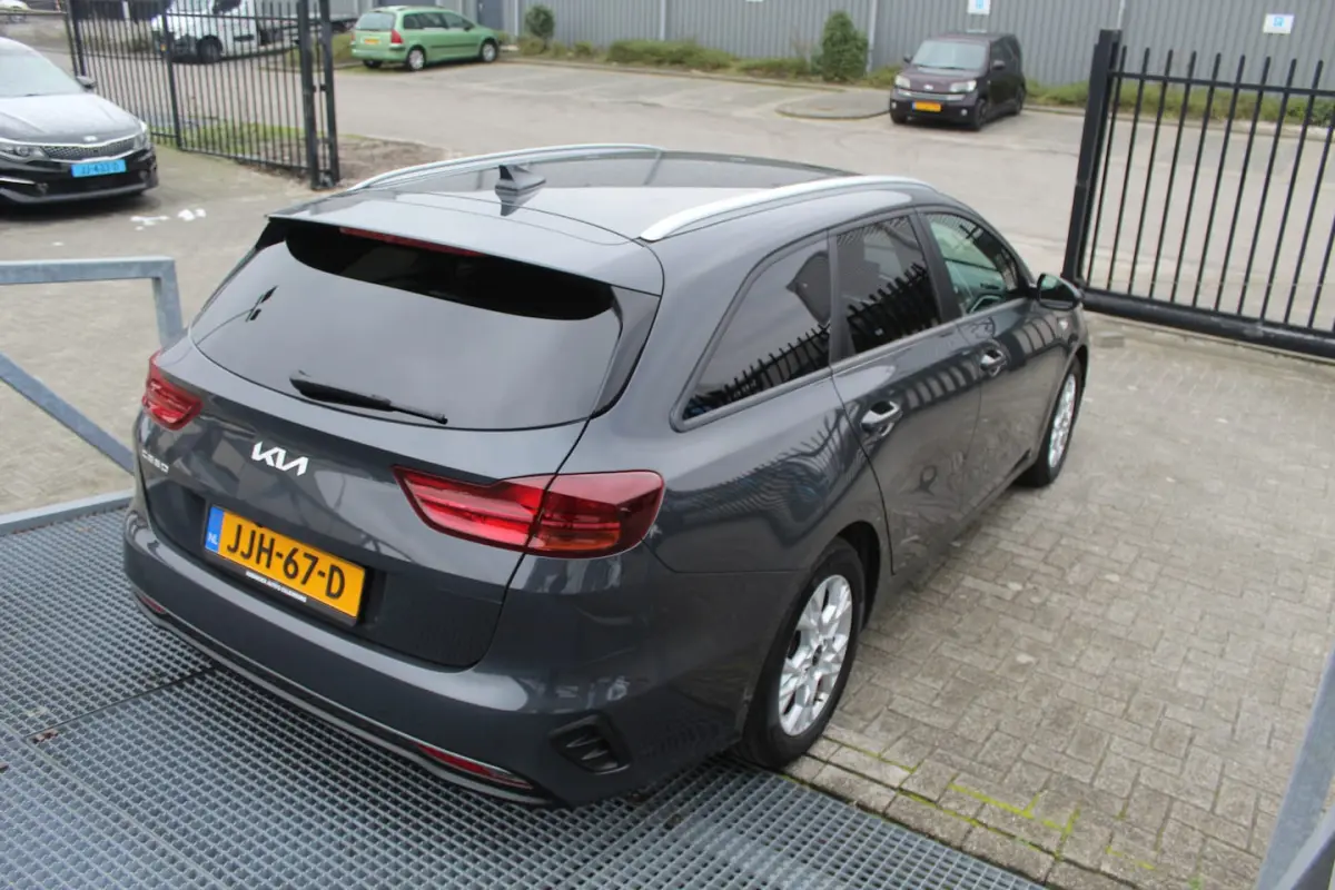Ceed 1.0 T-GDi DynamicPlusLine Stoelverwarming/Stuurverwarming/Achteruitrijcamera/Apple ca