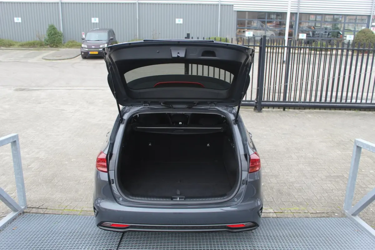 Ceed 1.0 T-GDi DynamicPlusLine Stoelverwarming/Stuurverwarming/Achteruitrijcamera/Apple ca