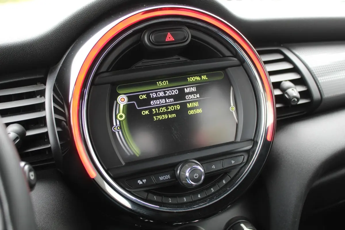 1.5 Business Navigatie/Airco/Cruise control/Spraakbediening/Bluetooth/Multifunctioneel stu
