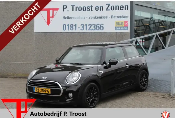 1.5 Business Navigatie/Airco/Cruise control/Spraakbediening/Bluetooth/Multifunctioneel stu
