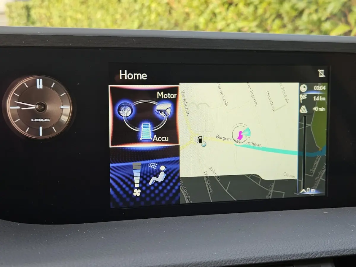 300h Luxury Line Leder/Blind spot monitor