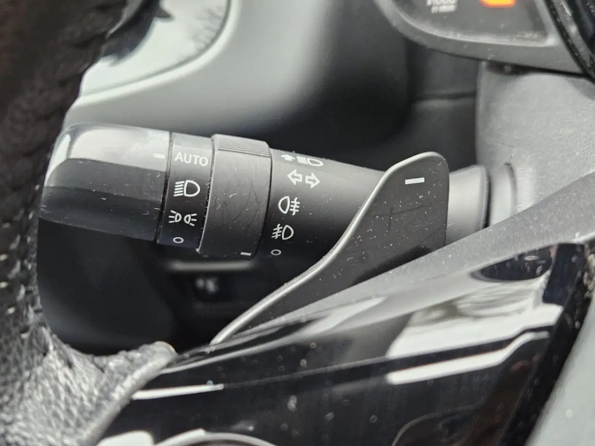 1.0 VVT-i x-joy cabrio Apple Carplay/Android Auto