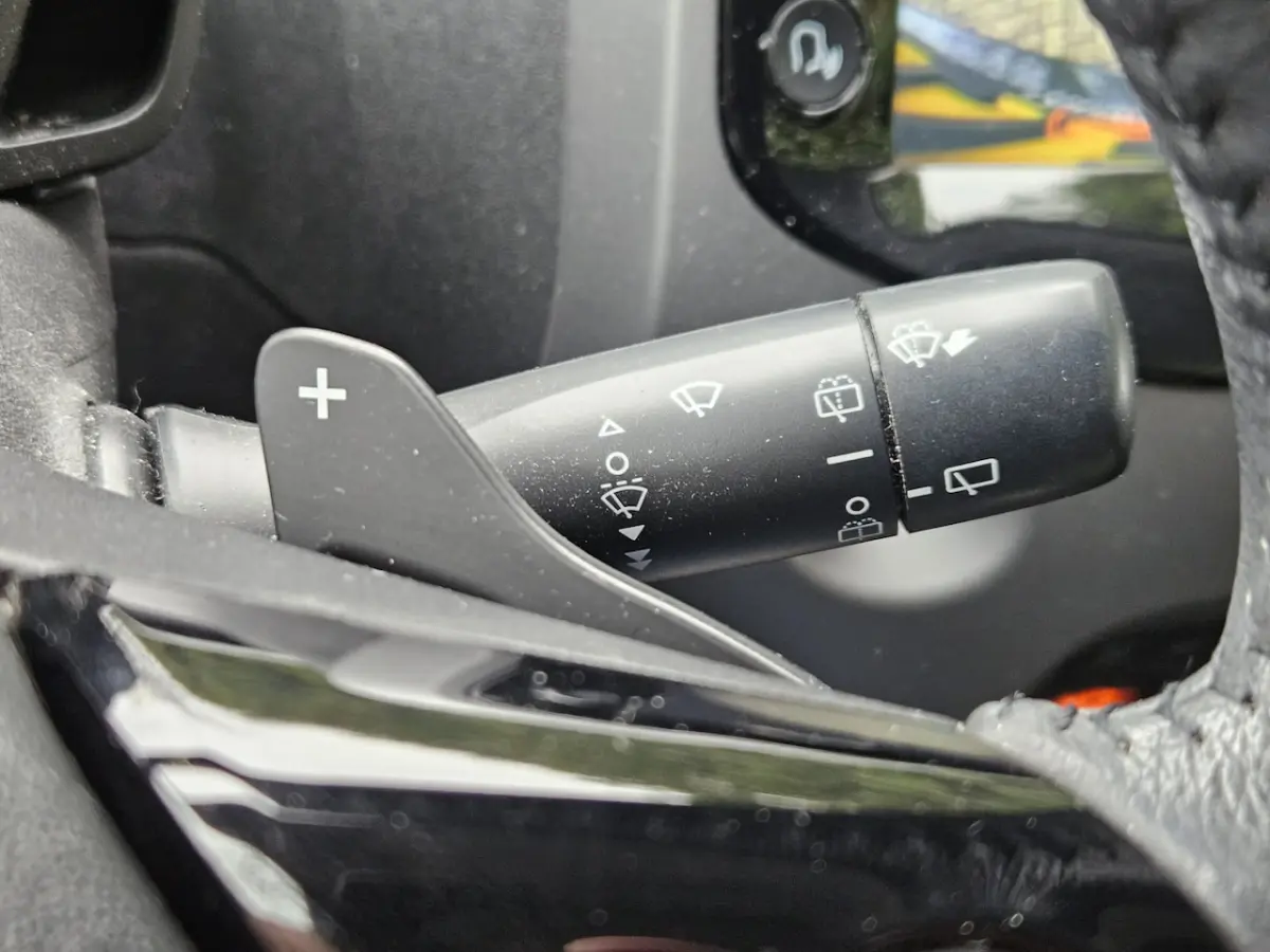 1.0 VVT-i x-joy cabrio Apple Carplay/Android Auto